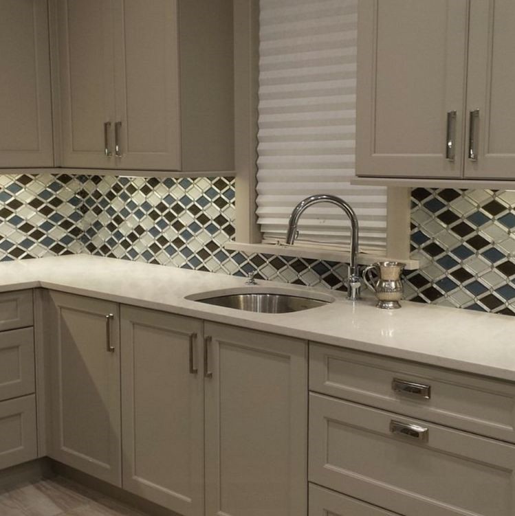KITCHEN BACKSPLASH - GLAZZIO FALLING STAR 2