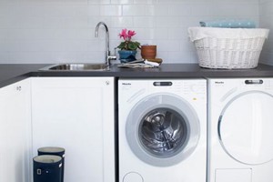 LAUNDRY - ANATOLIA SOHO 1 INCH WHITE AND BLACK HEXAGON