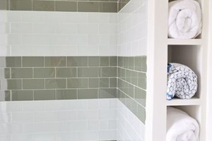 SHOWER - AKDO 3X6 GLASS WHITE AND GRAY